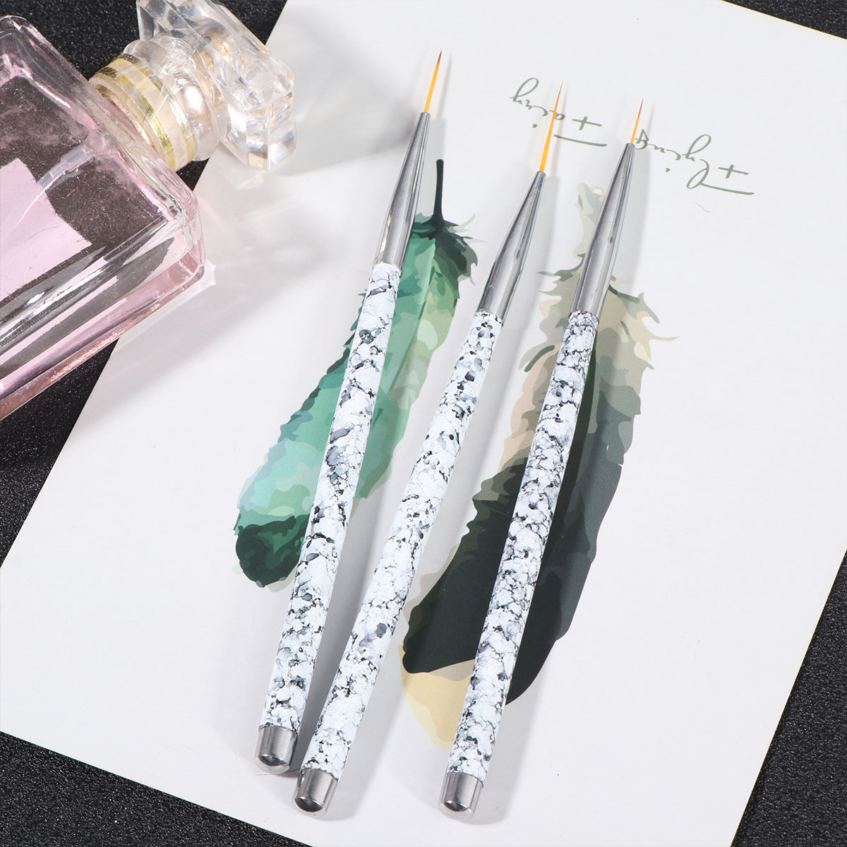 Nail Art Brush Set - 3 個ネイルアートブラシセットファインライナーナイロン毛ツールアクリル偽天然爪マニキュアネイル描画用