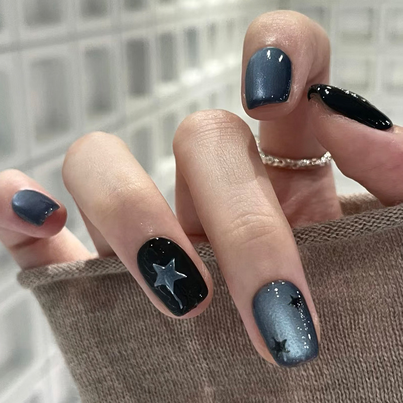 Nail Art Ombre Glitter - 24枚入りショートスクエアプレスオンネイル ブラックブルーオンブレキャッツアイネイル スターフレンチパールグリッターダイヤモンドフェイクネイル スイートクールネイルアート