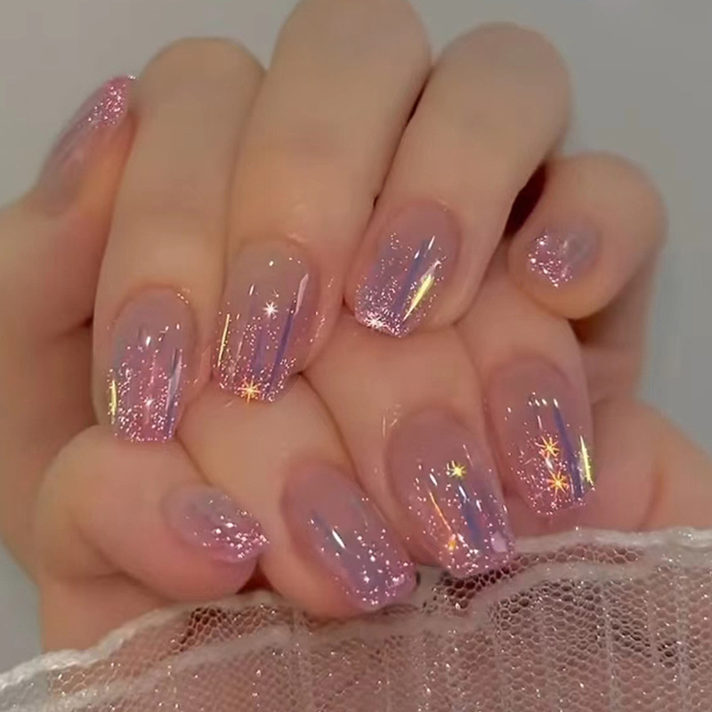 Nail Art Gliter - 女性・女の子向けの短いつけ爪、ヌードパープルカラー、キラキラ輝くグリッター入り、スクエアバレリーナシェイプ、フルカバー、プレスオン式のつけ爪