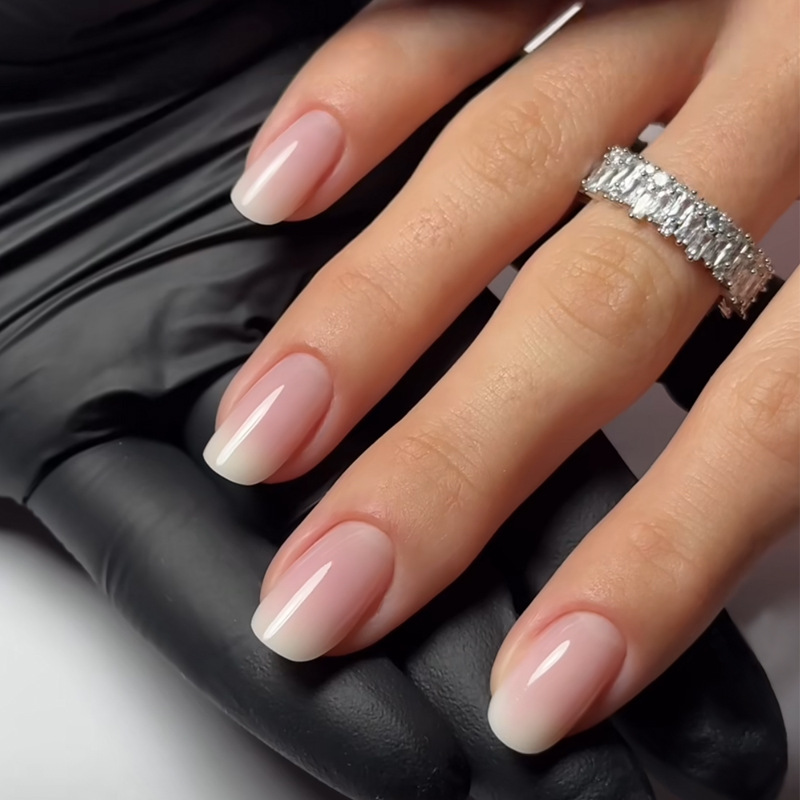 Nail Art Gliter - 24枚入り シンプルバレエグリッター 取り外し可能ネイル ピンクグラデーションフレンチスクエア 付け爪 ショートフルカバーネイルチップ