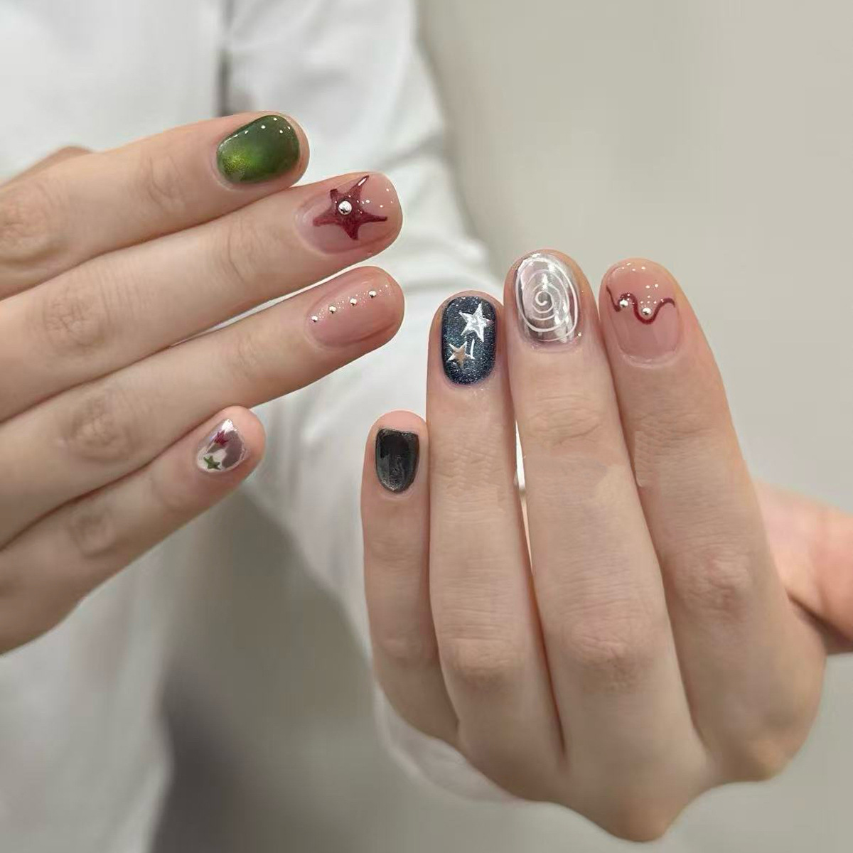 10枚入り グリッター キャットアイ ショート スクエア ラ - Nail Art Eye Cat のレビューと価格
