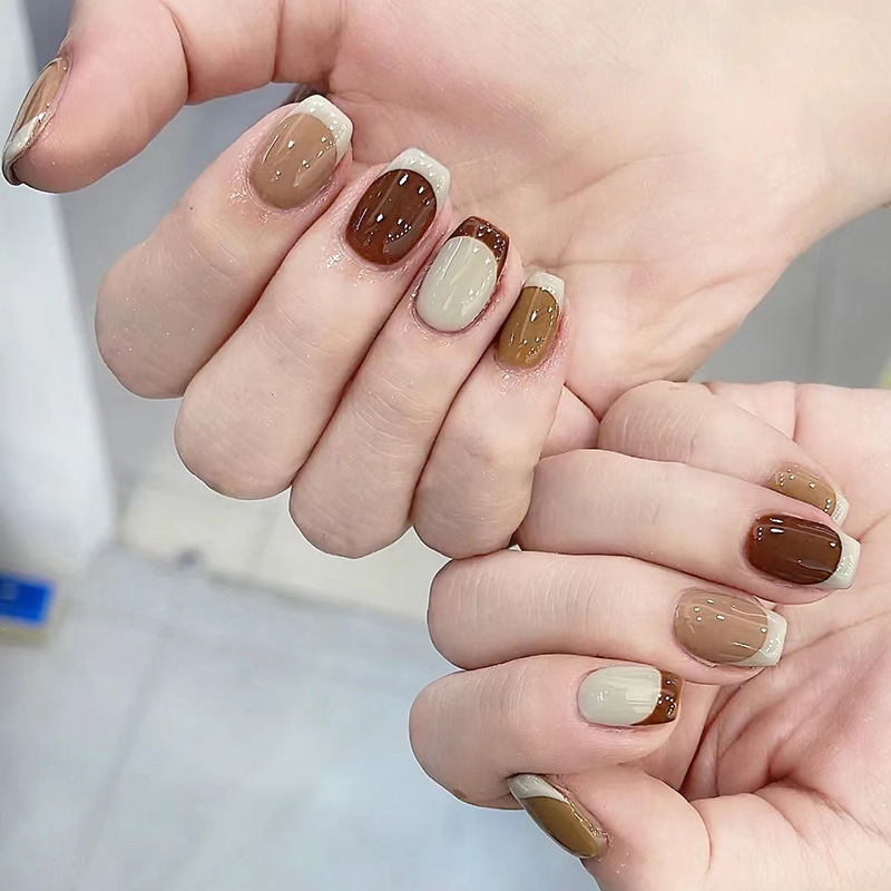 24 個キャラメルブラウンオンブルグリッタースティックオンネ - Nail Art Ombre Glitter のレビューと価格
