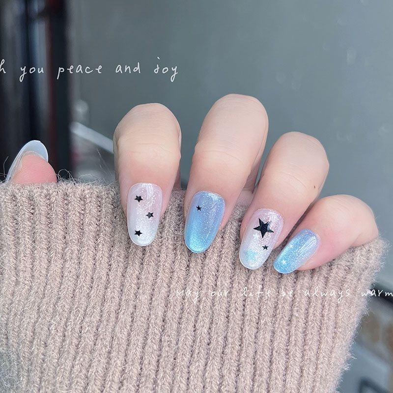 10枚入り ショートラウンドプレスオンネイル ブルーホワイト - Nail Art Cat Eye のレビューと価格