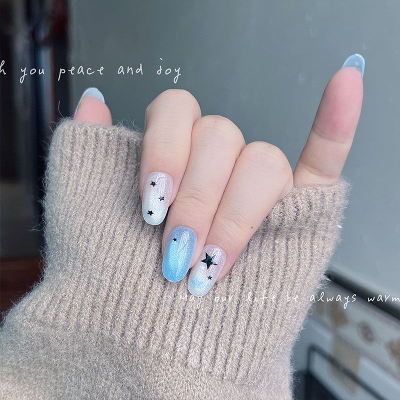 10枚入り ショートラウンドプレスオンネイル ブルーホワイト - Nail Art Cat Eye のレビューと価格