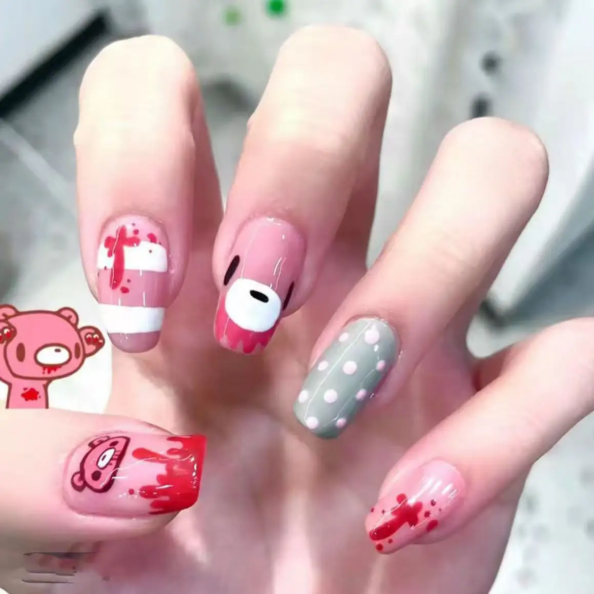 キュートなピンクのベアブリックプレスオンネイル、ミディアムロ - Nail Art Motif のレビューと価格