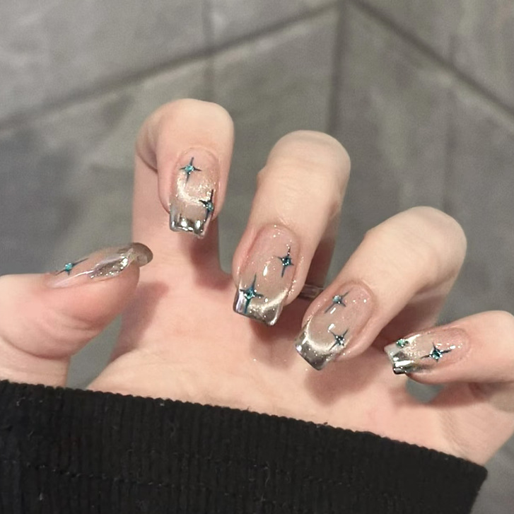 24枚入りショートスクエアプレスオンネイル ブラックブルーオ - Nail Art Ombre Glitter のレビューと価格