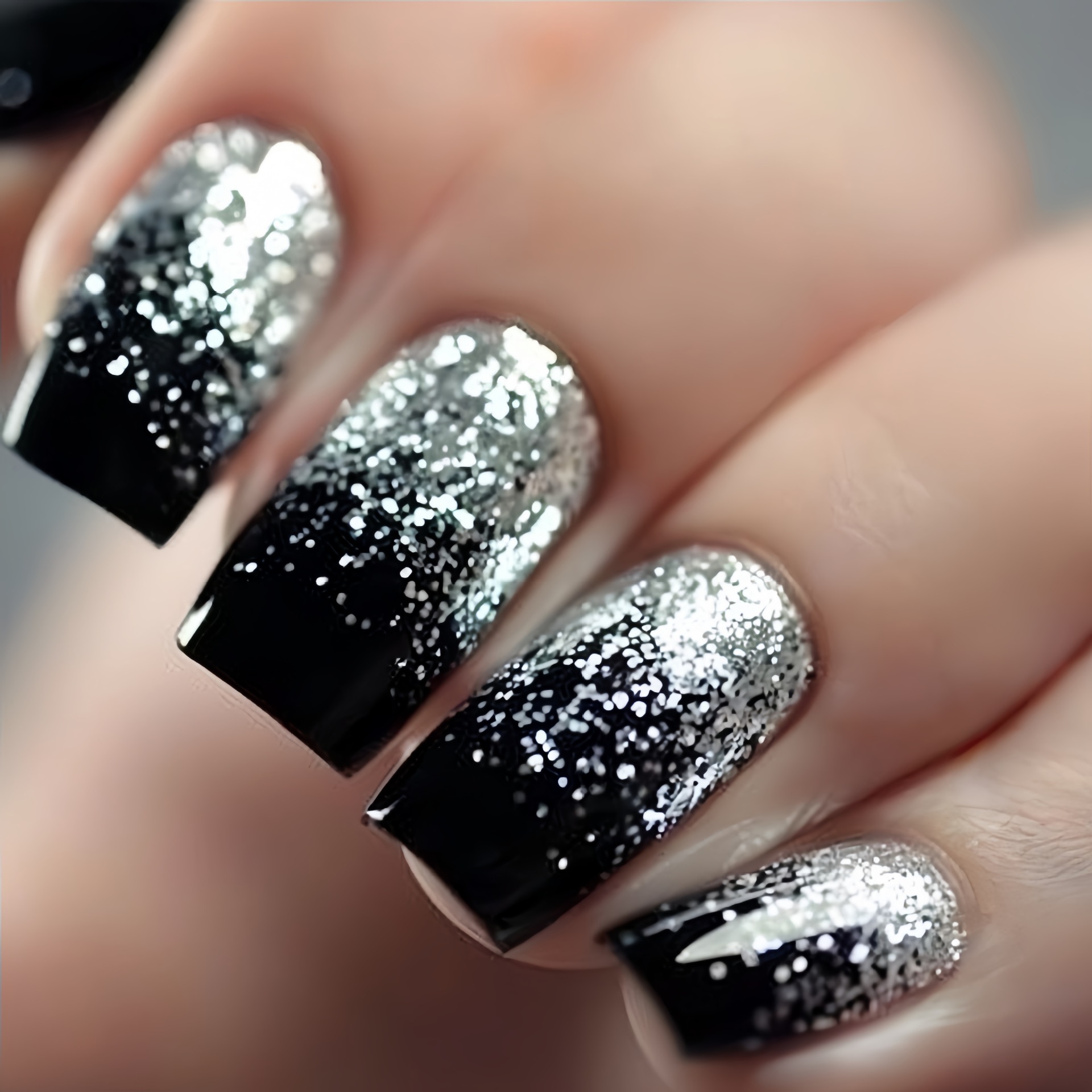 短いミディアムサイズの付け爪 グラデーションブラウンレッドブ - Nail Art Gliter のレビューと価格