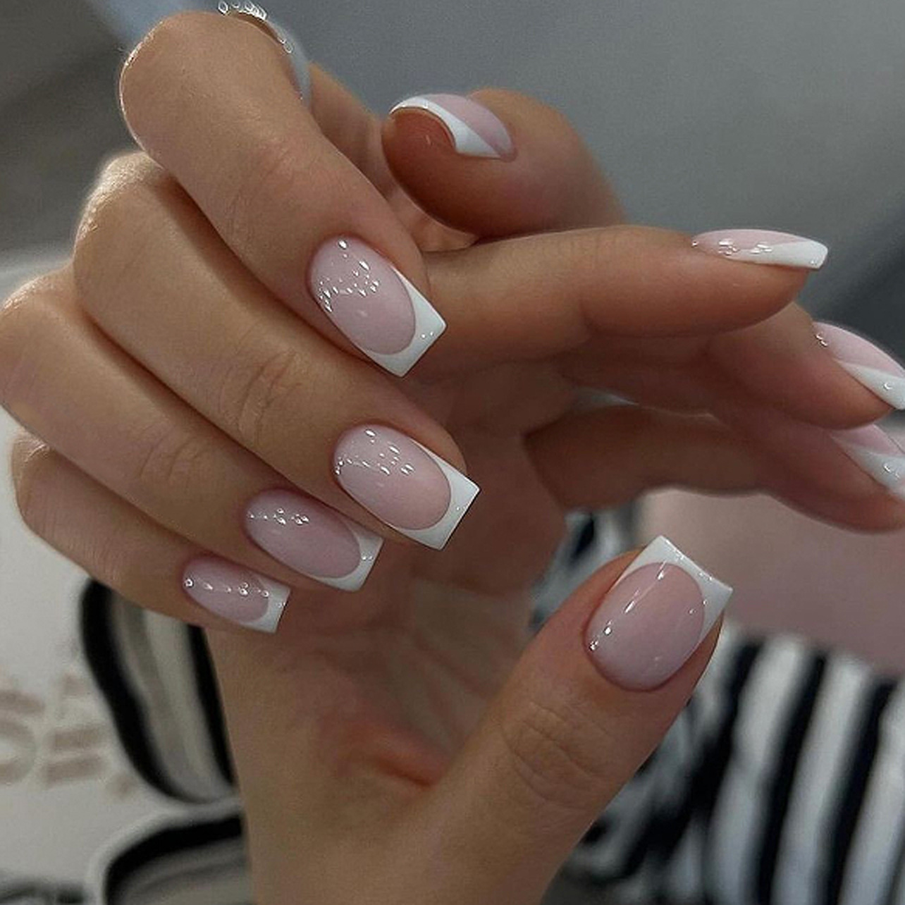 24枚入り シンプルバレエグリッター 取り外し可能ネイル ピ - Nail Art Gliter のレビューと価格